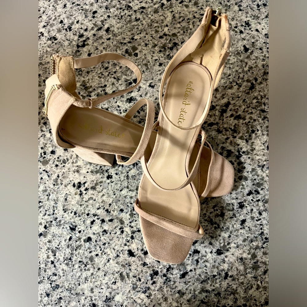 Altard State nude block heel